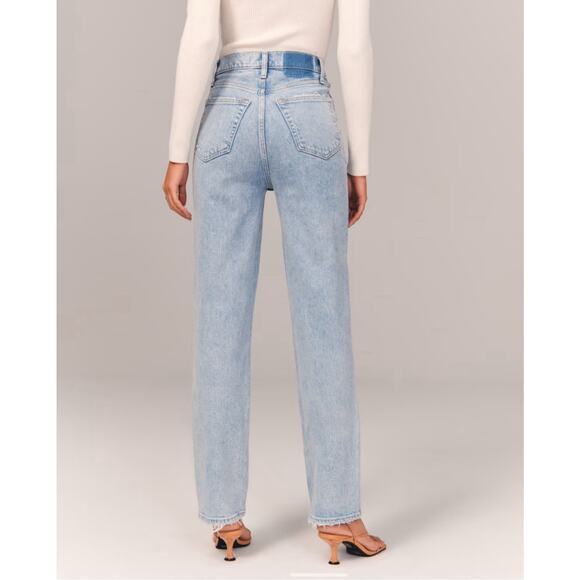Abercrombie Fitch 90s Straight Ultra High Rise Size US 28 / 6 L Light Wash New - Picture 3 of 10